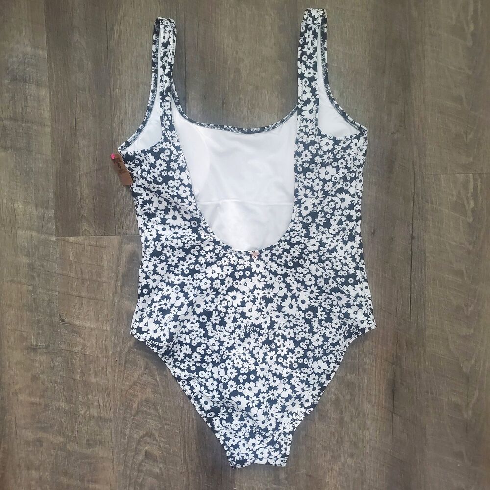 NWT PINK Victoria's Secret Women's One Piece Swimsuit Medium Black White Floral - Picture 3 of 10